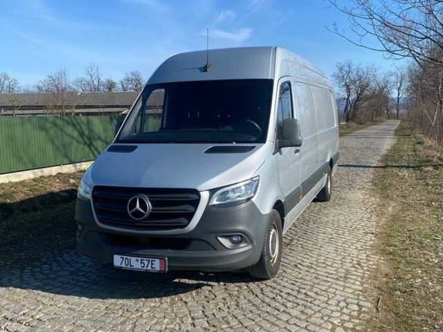 Серый Мерседес Sprinter, объемом двигателя 3 л и пробегом 510 тыс. км за 39049 $, фото 1 на Automoto.ua