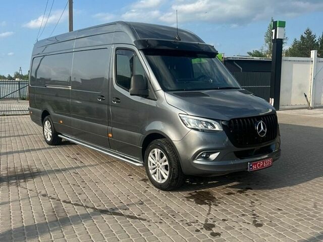 Серый Мерседес Sprinter, объемом двигателя 3 л и пробегом 299 тыс. км за 49900 $, фото 1 на Automoto.ua