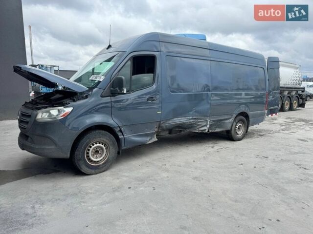 Серый Мерседес Sprinter, объемом двигателя 3 л и пробегом 120 тыс. км за 21900 $, фото 1 на Automoto.ua