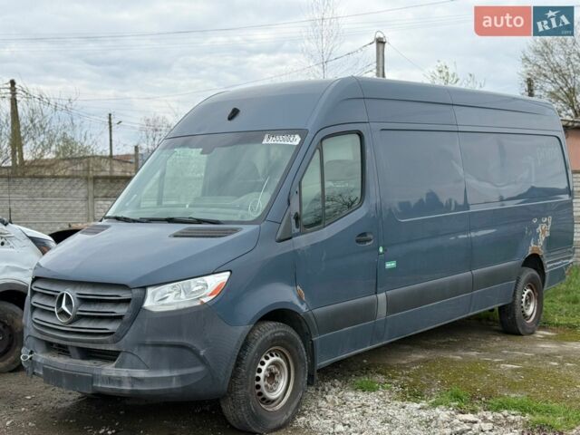 Серый Мерседес Sprinter, объемом двигателя 2.99 л и пробегом 77 тыс. км за 25600 $, фото 1 на Automoto.ua
