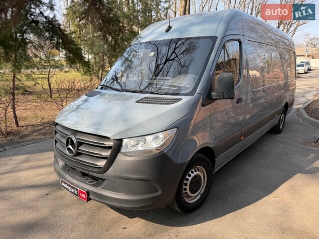 Серый Мерседес Sprinter, объемом двигателя 2.1 л и пробегом 450 тыс. км за 23290 $, фото 1 на Automoto.ua