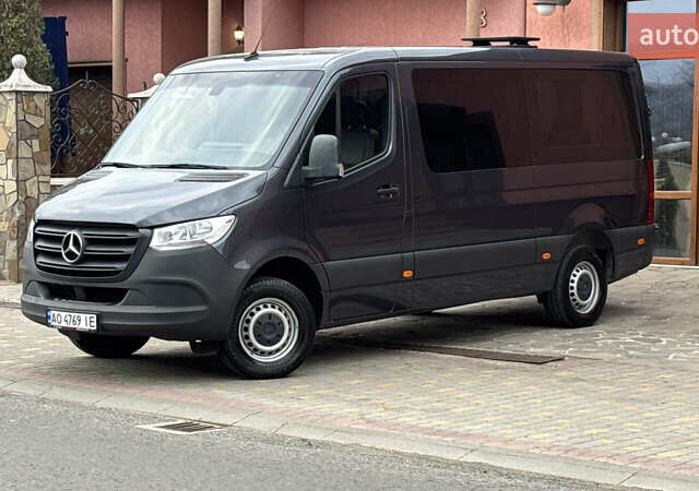 Серый Мерседес Sprinter, объемом двигателя 2.2 л и пробегом 250 тыс. км за 34900 $, фото 1 на Automoto.ua