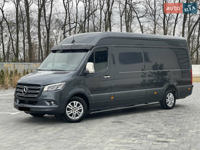 Серый Мерседес Sprinter, объемом двигателя 2.14 л и пробегом 170 тыс. км за 38999 $, фото 1 на Automoto.ua