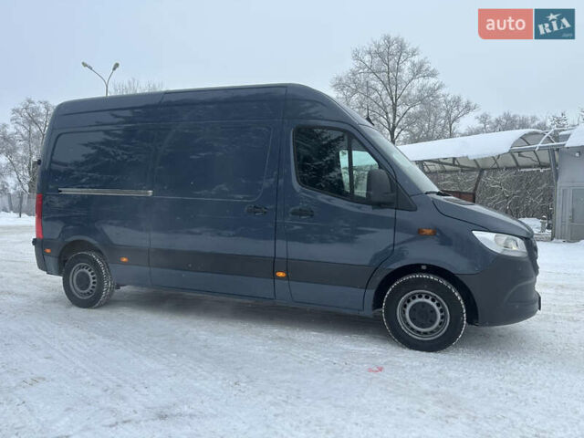 Серый Мерседес Sprinter, объемом двигателя 2.2 л и пробегом 117 тыс. км за 25800 $, фото 1 на Automoto.ua