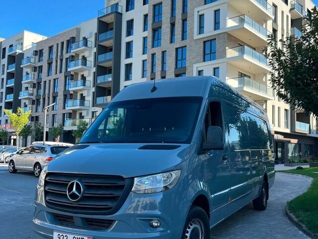 Серый Мерседес Sprinter, объемом двигателя 2.2 л и пробегом 267 тыс. км за 27000 $, фото 1 на Automoto.ua