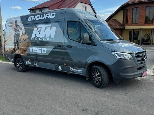 Серый Мерседес Sprinter, объемом двигателя 3 л и пробегом 280 тыс. км за 32500 $, фото 1 на Automoto.ua