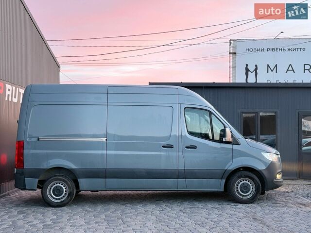 Серый Мерседес Sprinter, объемом двигателя 2.14 л и пробегом 238 тыс. км за 22600 $, фото 1 на Automoto.ua