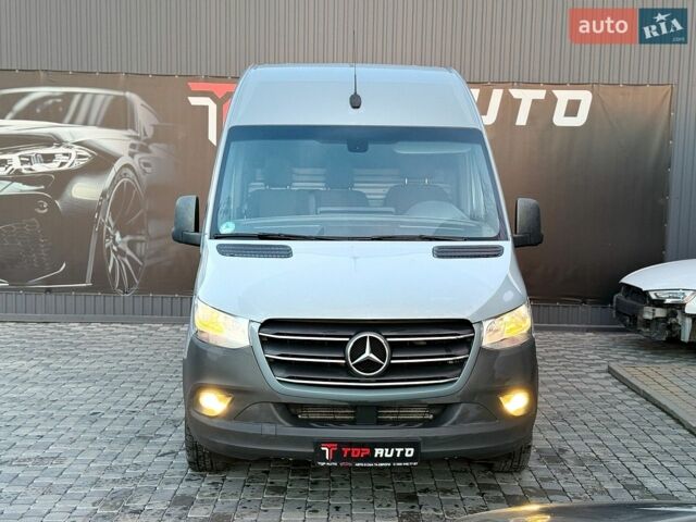 Серый Мерседес Sprinter, объемом двигателя 2.14 л и пробегом 238 тыс. км за 22900 $, фото 1 на Automoto.ua