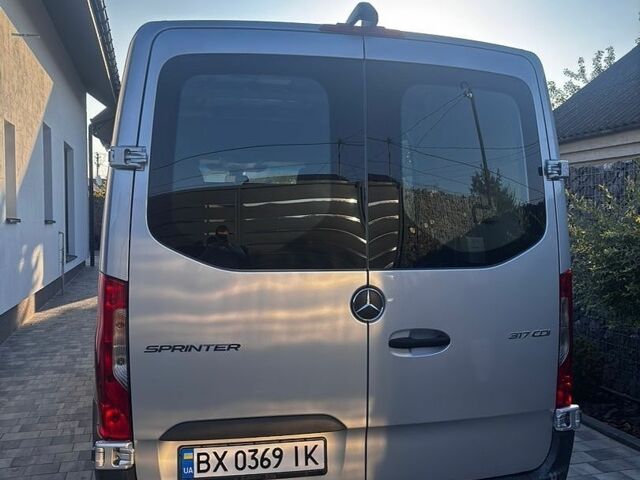 Сірий Мерседес Sprinter, об'ємом двигуна 1.95 л та пробігом 232 тис. км за 30543 $, фото 1 на Automoto.ua