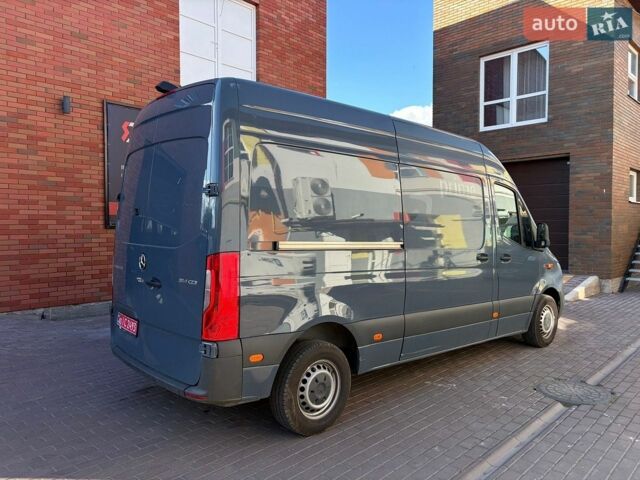 Серый Мерседес Sprinter, объемом двигателя 2.2 л и пробегом 150 тыс. км за 22570 $, фото 1 на Automoto.ua