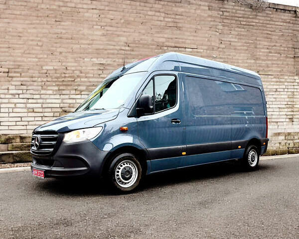 Серый Мерседес Sprinter, объемом двигателя 2.2 л и пробегом 96 тыс. км за 25997 $, фото 1 на Automoto.ua