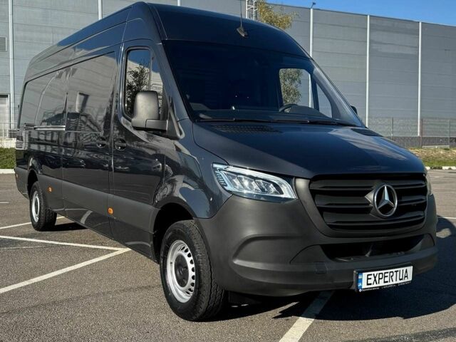 Серый Мерседес Sprinter, объемом двигателя 2 л и пробегом 208 тыс. км за 38900 $, фото 1 на Automoto.ua