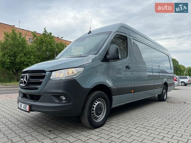 Серый Мерседес Sprinter, объемом двигателя 2.2 л и пробегом 236 тыс. км за 27600 $, фото 1 на Automoto.ua