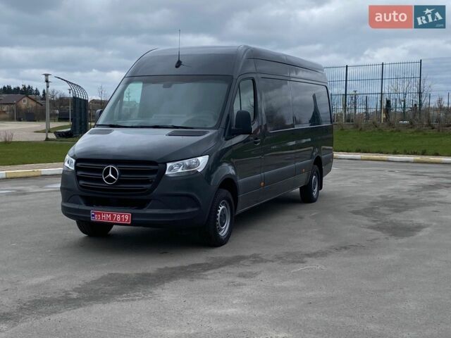 Серый Мерседес Sprinter, объемом двигателя 1.95 л и пробегом 156 тыс. км за 32900 $, фото 1 на Automoto.ua