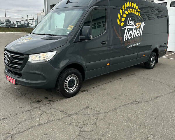 Серый Мерседес Sprinter, объемом двигателя 1.95 л и пробегом 155 тыс. км за 26000 $, фото 1 на Automoto.ua