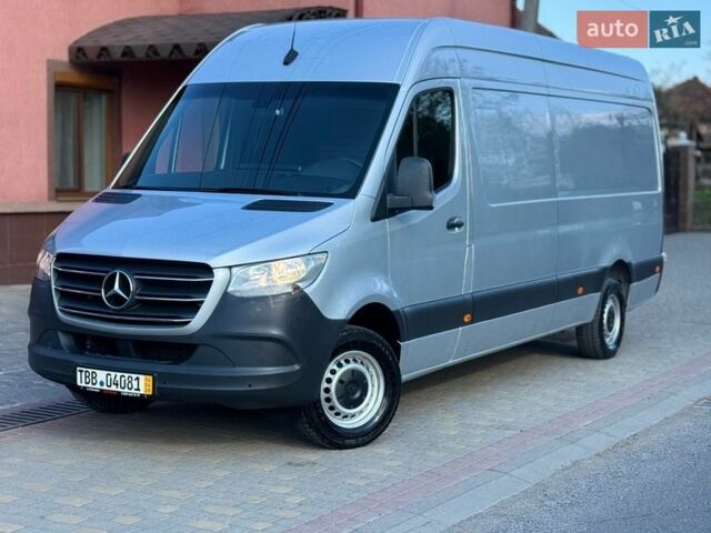 Серый Мерседес Sprinter, объемом двигателя 1.95 л и пробегом 212 тыс. км за 30900 $, фото 1 на Automoto.ua