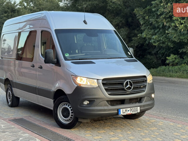 Сірий Мерседес Sprinter, об'ємом двигуна 1.95 л та пробігом 216 тис. км за 29300 $, фото 1 на Automoto.ua