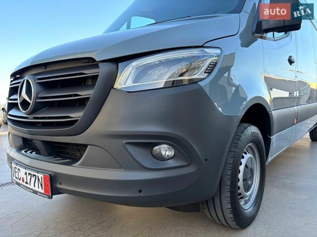 Сірий Мерседес Sprinter, об'ємом двигуна 2 л та пробігом 350 тис. км за 29800 $, фото 1 на Automoto.ua