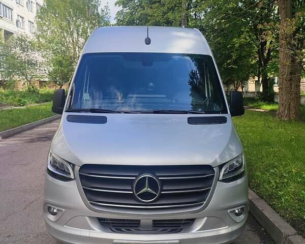 Серый Мерседес Sprinter, объемом двигателя 1.95 л и пробегом 160 тыс. км за 44000 $, фото 1 на Automoto.ua