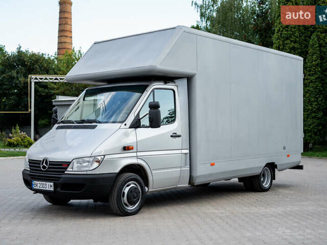 Серый Мерседес Sprinter, объемом двигателя 0 л и пробегом 320 тыс. км за 16950 $, фото 1 на Automoto.ua