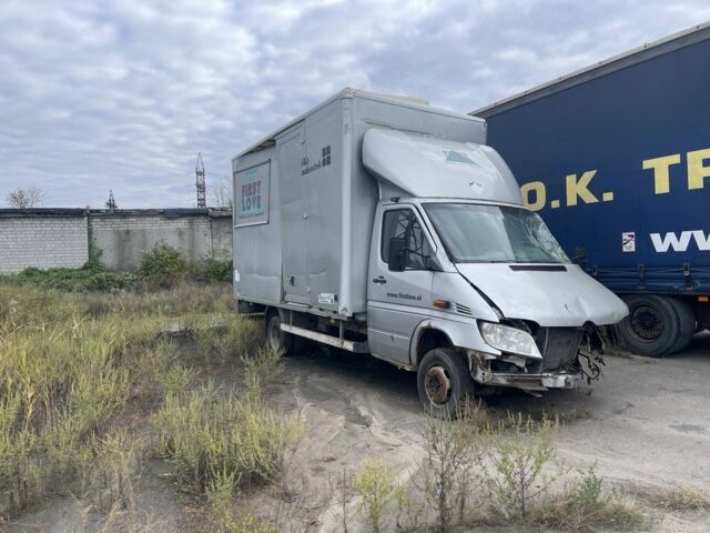 Серый Мерседес Sprinter, объемом двигателя 2.2 л и пробегом 420 тыс. км за 3300 $, фото 1 на Automoto.ua