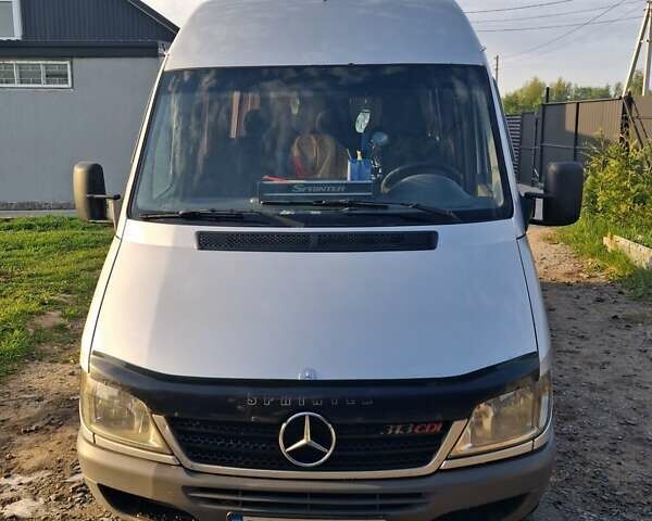 Серый Мерседес Sprinter, объемом двигателя 0 л и пробегом 658 тыс. км за 6200 $, фото 1 на Automoto.ua