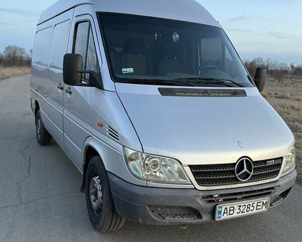 Серый Мерседес Sprinter, объемом двигателя 0 л и пробегом 498 тыс. км за 9000 $, фото 1 на Automoto.ua