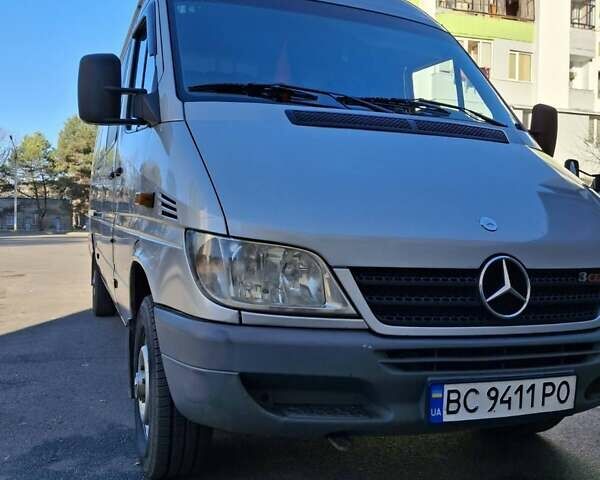 Серый Мерседес Sprinter, объемом двигателя 2.2 л и пробегом 452 тыс. км за 11800 $, фото 1 на Automoto.ua