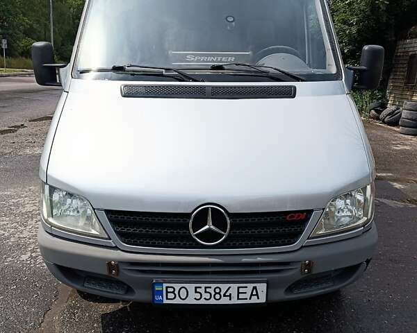 Серый Мерседес Sprinter, объемом двигателя 2.15 л и пробегом 600 тыс. км за 14999 $, фото 1 на Automoto.ua