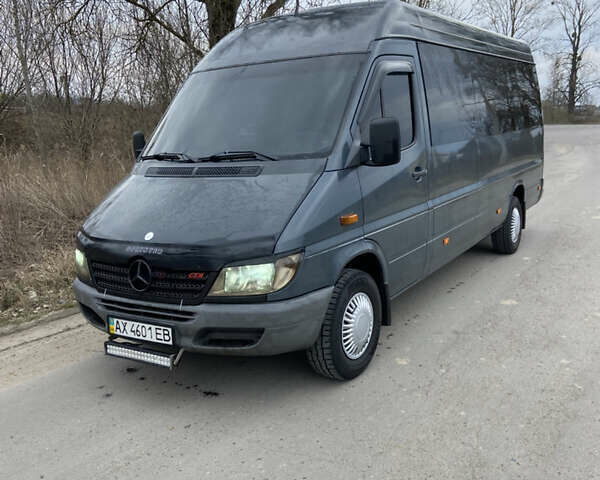 Мерседес Sprinter 2005 в Львове на Automoto.ua Серый Мерседес Sprinter, объемом двигателя 2.15 л и пробегом 320 тыс. км за 9800 $, фото 1 на Automoto.ua