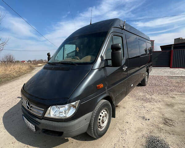 Серый Мерседес Sprinter, объемом двигателя 2.7 л и пробегом 750 тыс. км за 7650 $, фото 1 на Automoto.ua