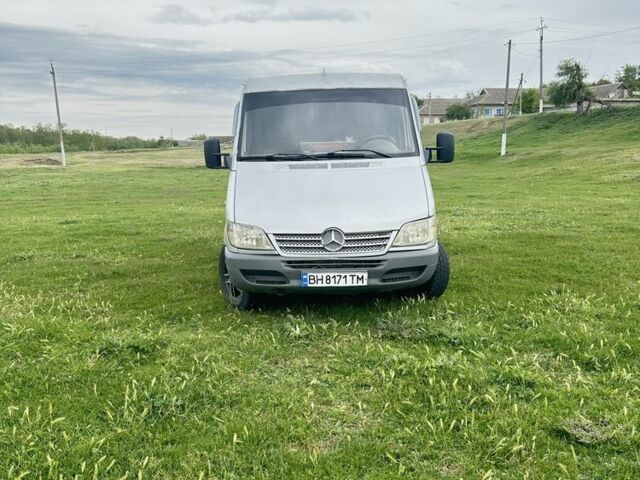 Серый Мерседес Sprinter, объемом двигателя 2.7 л и пробегом 678 тыс. км за 9200 $, фото 1 на Automoto.ua
