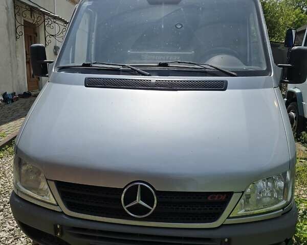 Серый Мерседес Sprinter, объемом двигателя 2.15 л и пробегом 600 тыс. км за 14999 $, фото 1 на Automoto.ua