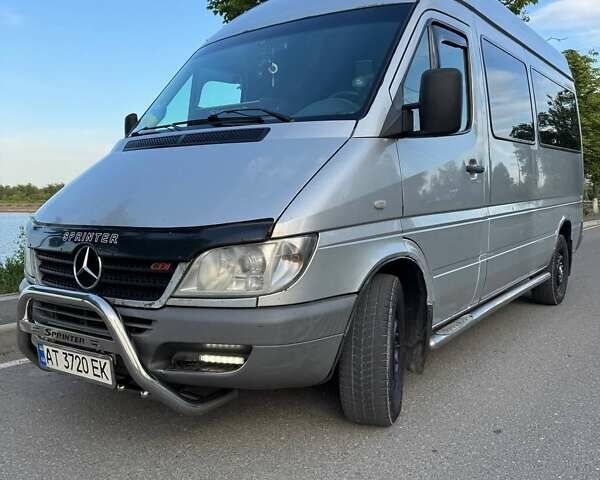 Серый Мерседес Sprinter, объемом двигателя 0 л и пробегом 940 тыс. км за 6000 $, фото 1 на Automoto.ua