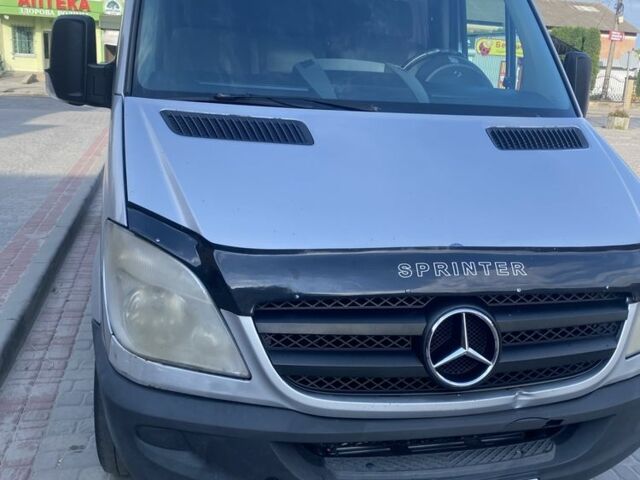 Сірий Мерседес Sprinter, об'ємом двигуна 2.1 л та пробігом 730 тис. км за 8500 $, фото 1 на Automoto.ua
