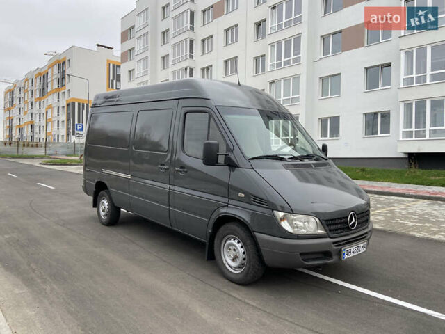 Сірий Мерседес Sprinter, об'ємом двигуна 2.15 л та пробігом 400 тис. км за 9950 $, фото 1 на Automoto.ua