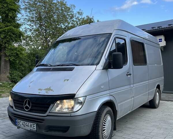 Серый Мерседес Sprinter, объемом двигателя 2.7 л и пробегом 870 тыс. км за 9700 $, фото 1 на Automoto.ua