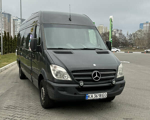 Сірий Мерседес Sprinter, об'ємом двигуна 2.1 л та пробігом 500 тис. км за 8600 $, фото 1 на Automoto.ua