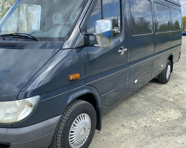 Сірий Мерседес Sprinter, об'ємом двигуна 2.1 л та пробігом 605 тис. км за 8800 $, фото 1 на Automoto.ua