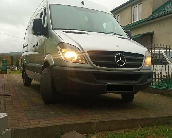 Серый Мерседес Sprinter, объемом двигателя 2.15 л и пробегом 750 тыс. км за 12500 $, фото 1 на Automoto.ua