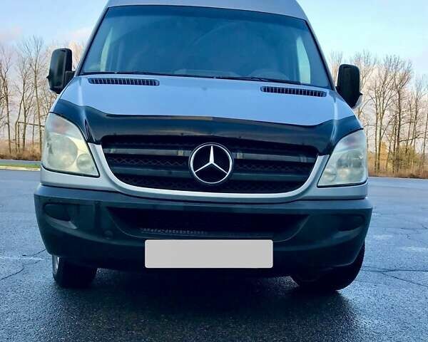 Сірий Мерседес Sprinter, об'ємом двигуна 3 л та пробігом 334 тис. км за 14000 $, фото 1 на Automoto.ua