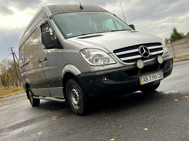 Серый Мерседес Sprinter, объемом двигателя 3 л и пробегом 320 тыс. км за 14900 $, фото 1 на Automoto.ua