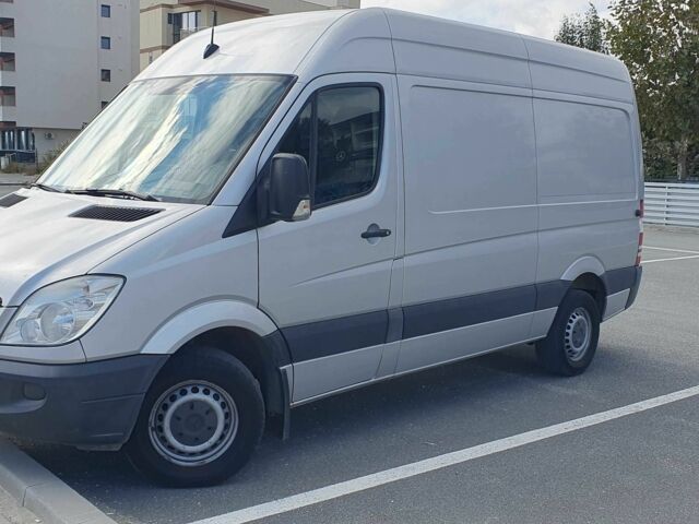 Серый Мерседес Sprinter, объемом двигателя 2.1 л и пробегом 400 тыс. км за 7000 $, фото 1 на Automoto.ua