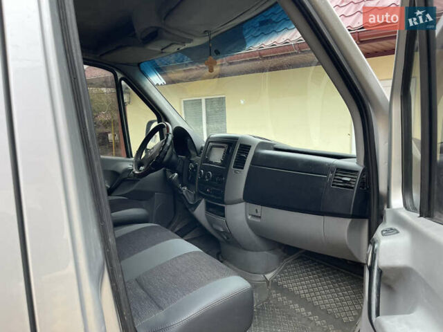 Серый Мерседес Sprinter, объемом двигателя 2.1 л и пробегом 416 тыс. км за 11700 $, фото 1 на Automoto.ua