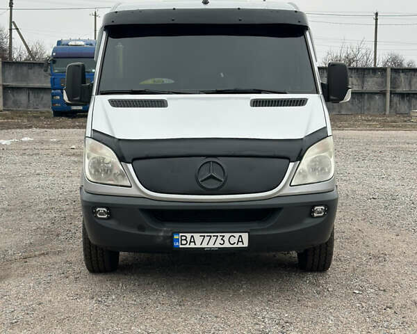 Серый Мерседес Sprinter, объемом двигателя 2.2 л и пробегом 342 тыс. км за 9500 $, фото 1 на Automoto.ua