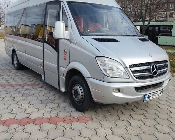 Серый Мерседес Sprinter, объемом двигателя 2.14 л и пробегом 552 тыс. км за 33000 $, фото 1 на Automoto.ua