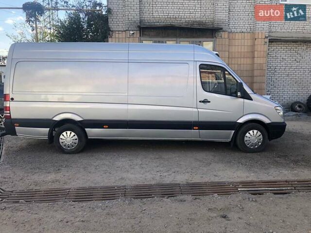Серый Мерседес Sprinter, объемом двигателя 2.14 л и пробегом 280 тыс. км за 15300 $, фото 1 на Automoto.ua