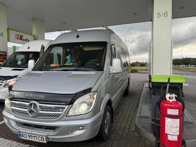 Серый Мерседес Sprinter, объемом двигателя 2.1 л и пробегом 430 тыс. км за 20900 $, фото 1 на Automoto.ua
