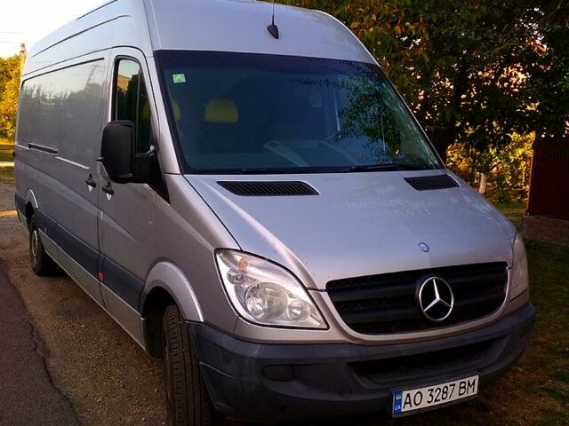 Серый Мерседес Sprinter, объемом двигателя 2.1 л и пробегом 427 тыс. км за 15000 $, фото 1 на Automoto.ua
