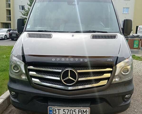 Серый Мерседес Sprinter, объемом двигателя 3 л и пробегом 299 тыс. км за 33000 $, фото 1 на Automoto.ua